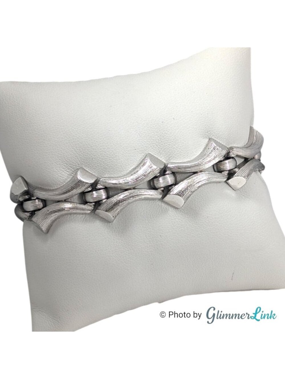 Vintage Crown Trifari Modernist Textured Silver Tone Link Bracelet